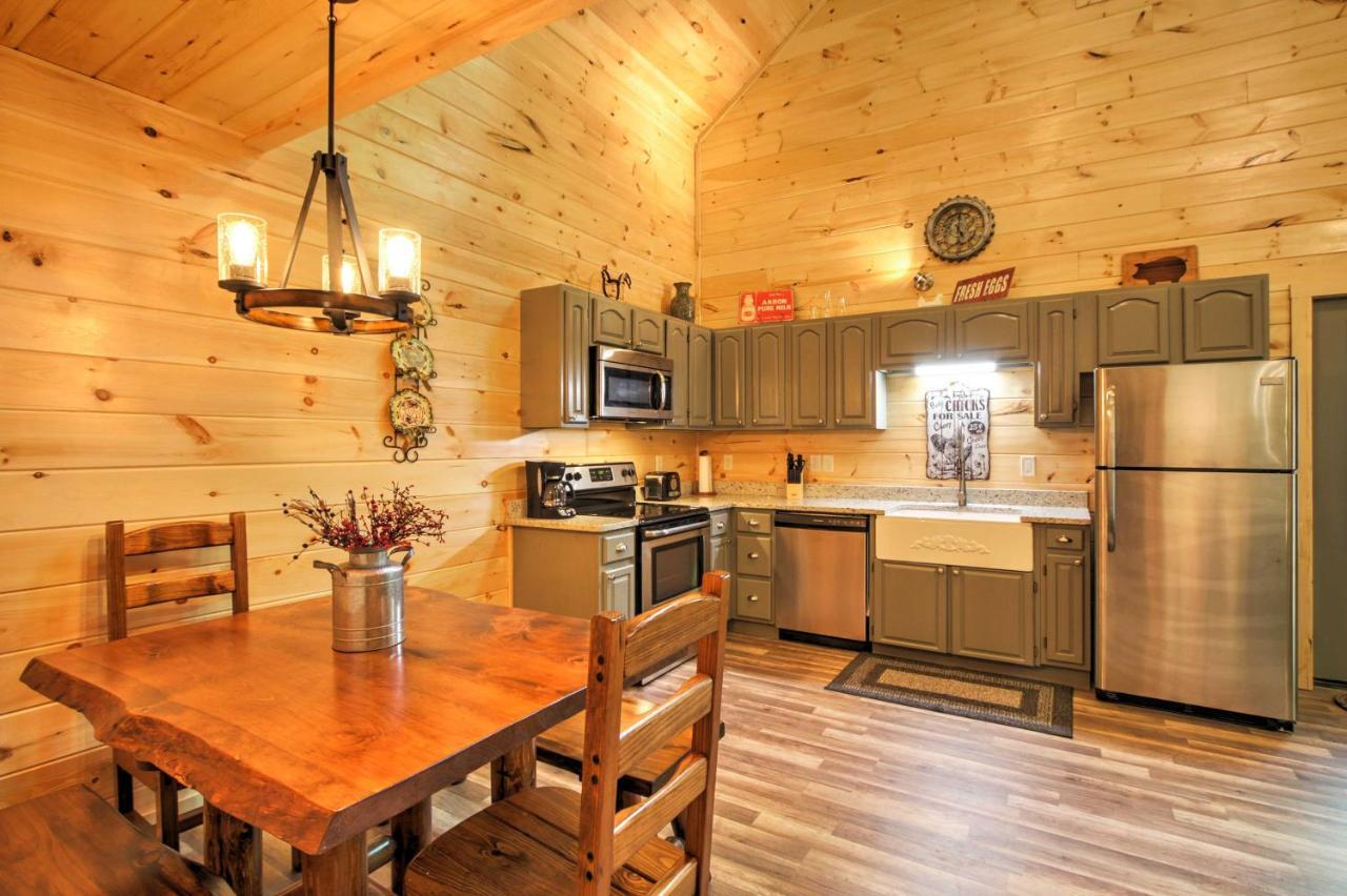 Gatlinburg Cabin With Hot Tub 5 Mi To Downtown Buitenkant foto